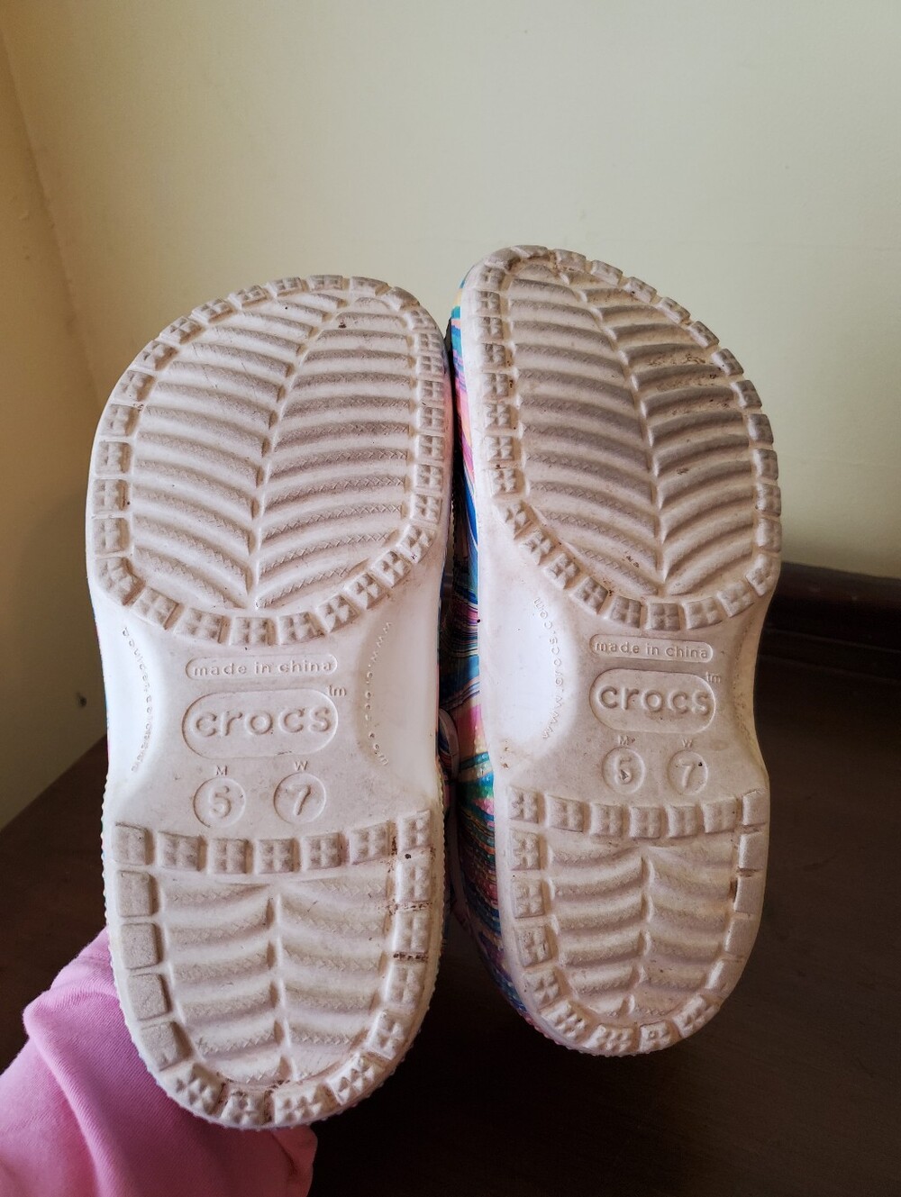 Crocs Classic Clogs Shoes Out Of This World‎ II Sz 7 Multi Color Swirl - Picture 5 of 5